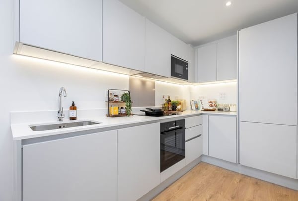3 bedroom apartment for sale - Image 2