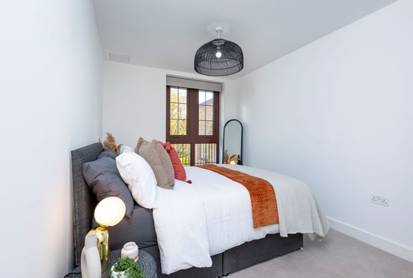 3 bedroom apartment for sale - Image 3