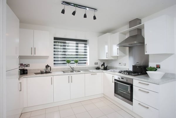 3 bedroom house for sale - Image 2