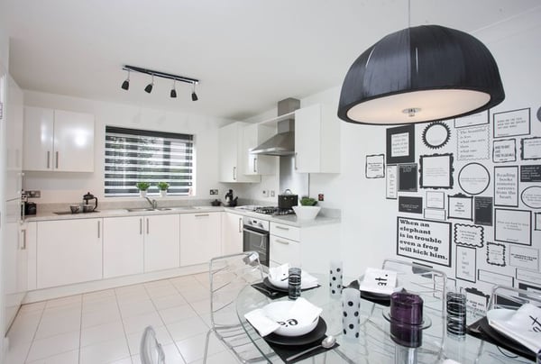 3 bedroom house for sale - Image 3