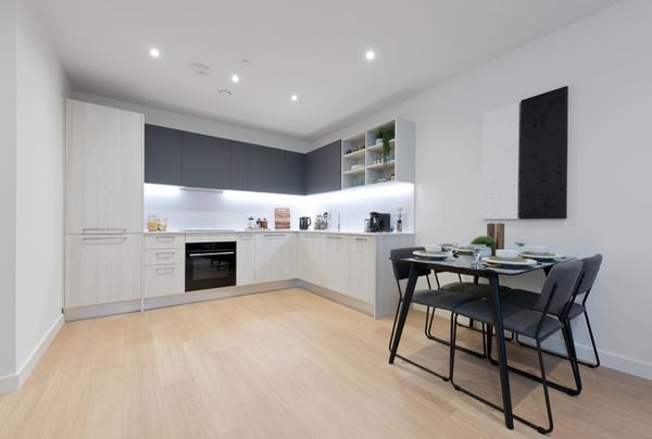 2 bedroom apartment for sale - Image 2