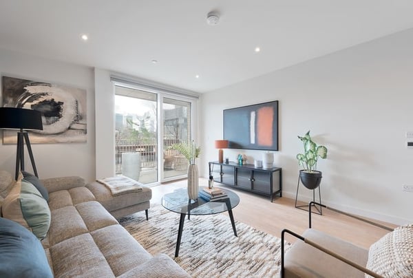 2 bedroom apartment for sale - Image 1