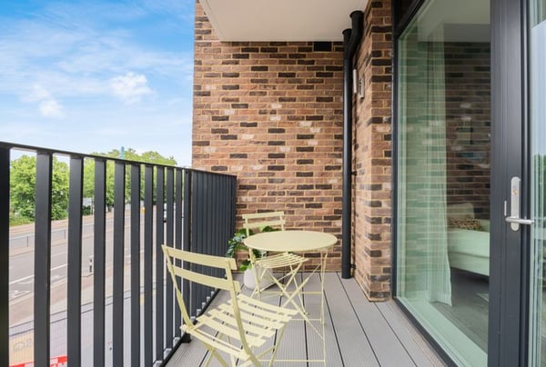2 bedroom apartment for sale - Image 1