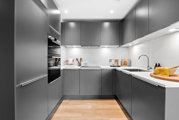 1 bedroom apartment for sale - Image 2