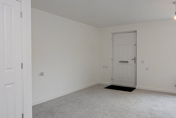 2 bedroom house for sale - Image 2