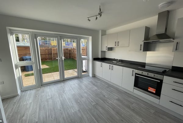 3 bedroom house for sale - Image 2