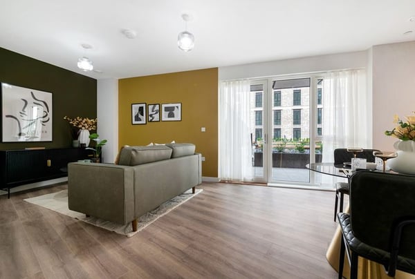 2 bedroom apartment for sale - Image 2
