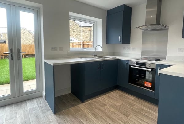 2 bedroom house for sale - Image 2
