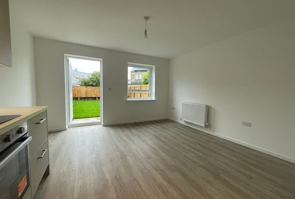 3 bedroom house for sale - Image 3