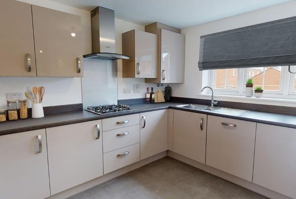 3 bedroom house for sale - Image 2