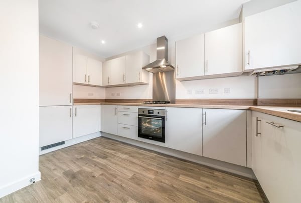 3 bedroom house for sale - Image 3
