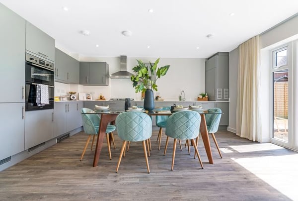 4 bedroom house for sale - Image 1