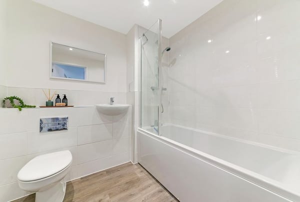 2 bedroom apartment for sale - Image 3