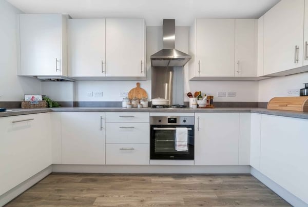 2 bedroom house for sale - Image 1