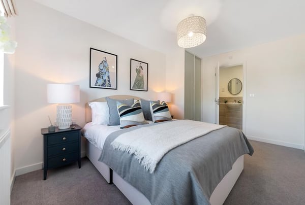 3 bedroom house for sale - Image 1