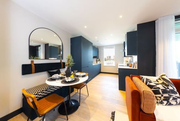 2 bedroom apartment for sale - Image 2