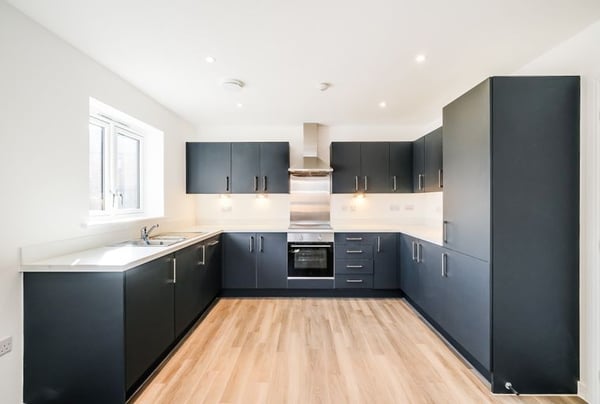3 bedroom house for sale - Image 1