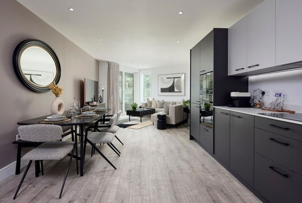 3 bedroom apartment for sale - Image 1