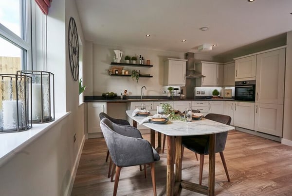 2 bedroom house for sale - Image 1