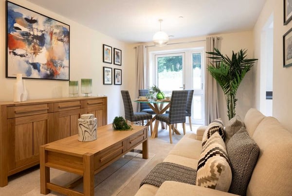 2 bedroom apartment for sale - Image 1