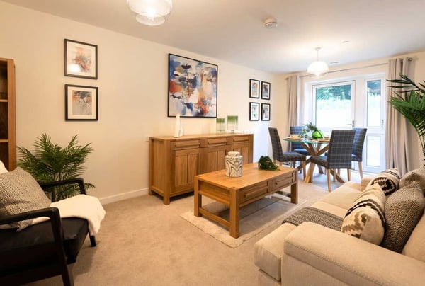 2 bedroom apartment for sale - Image 2
