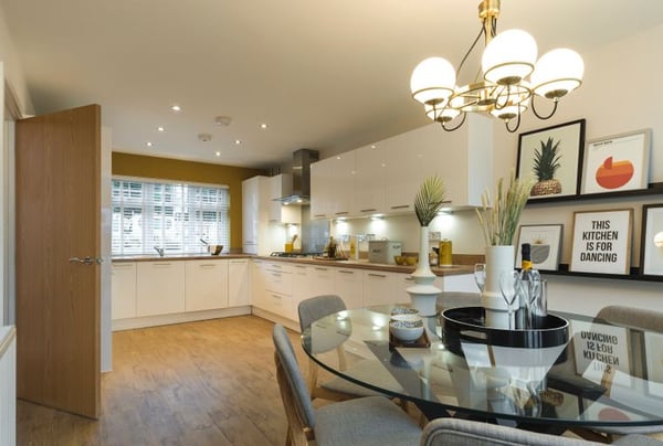 4 bedroom house for sale - Image 1
