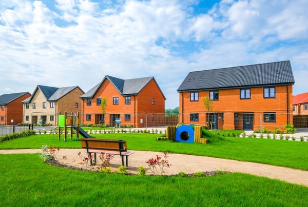 2 bedroom house for sale - Image 1