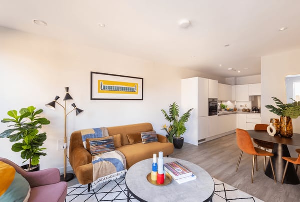 2 bedroom apartment for sale - Image 1