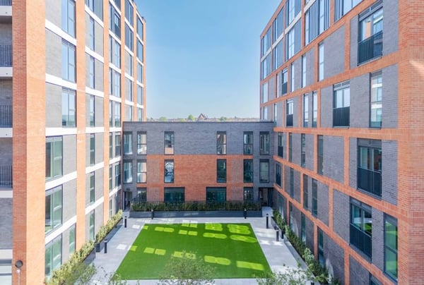 3 bedroom apartment for sale - Image 1