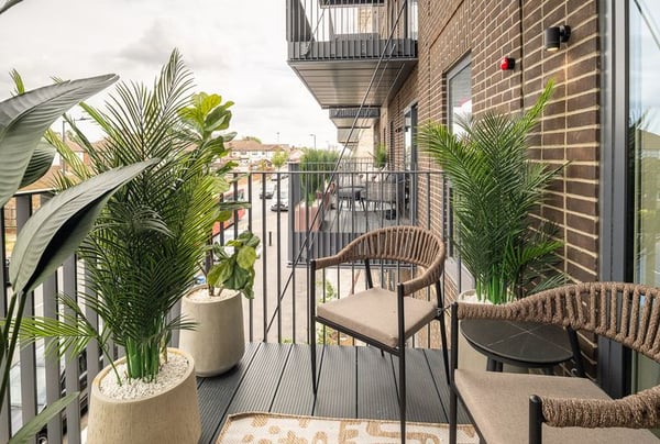 2 bedroom apartment for sale - Image 2