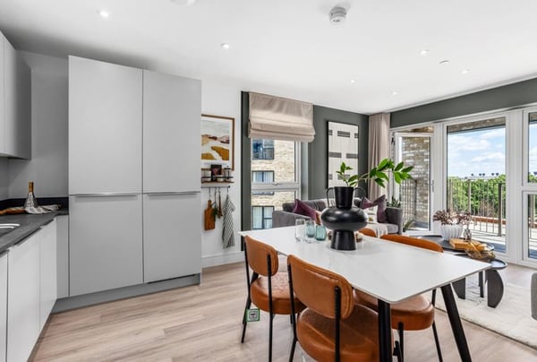 2 bedroom apartment for sale - Image 3