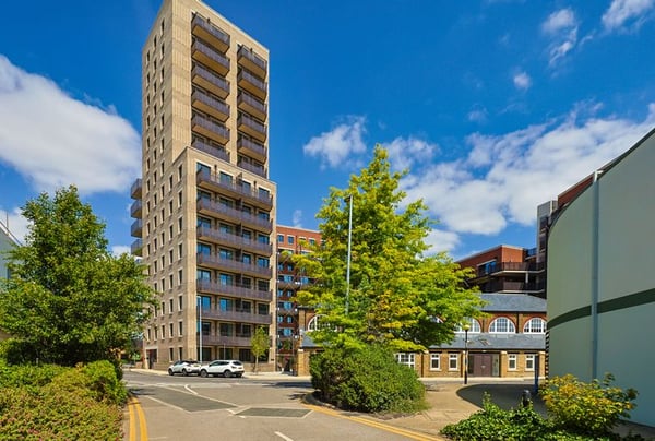 2 bedroom apartment for sale - Image 1