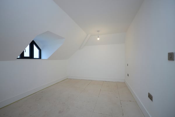 2 bedroom apartment for sale - Image 2