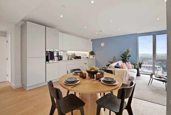 2 bedroom apartment for sale - Image 2