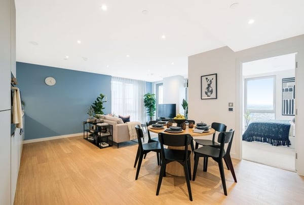 3 bedroom apartment for sale - Image 2