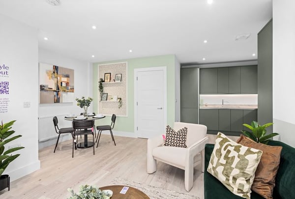 2 bedroom apartment for sale - Image 2