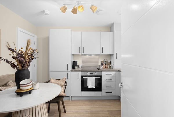 3 bedroom house for sale - Image 2