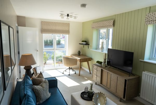 2 bedroom house for sale - Image 2