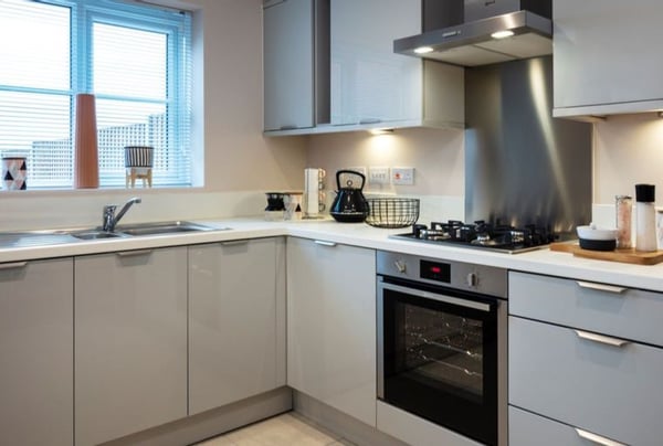2 bedroom house for sale - Image 2