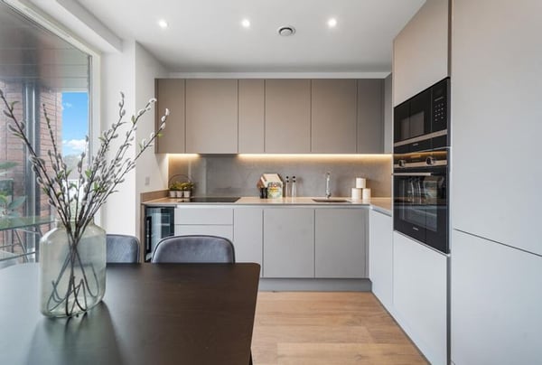 1 bedroom apartment for sale - Image 2