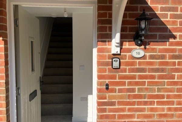 1 bedroom house for sale - Image 2