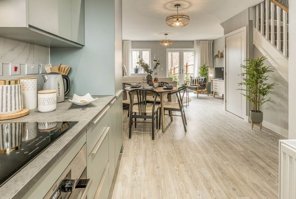 2 bedroom house for sale - Image 2