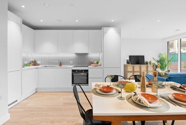 2 bedroom apartment for sale - Image 2