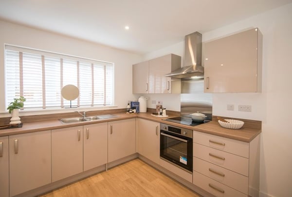 3 bedroom house for sale - Image 2