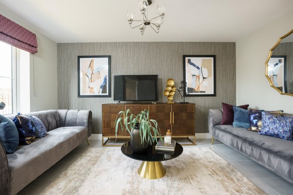 4 bedroom semi-detached with 2 car driveway - Image 1