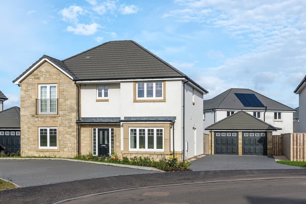 4 bedroom detached with French doors to rear garden - Image 1