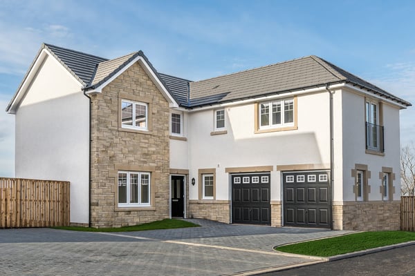 5 bedroom detached with garden room and double garage - Image 1