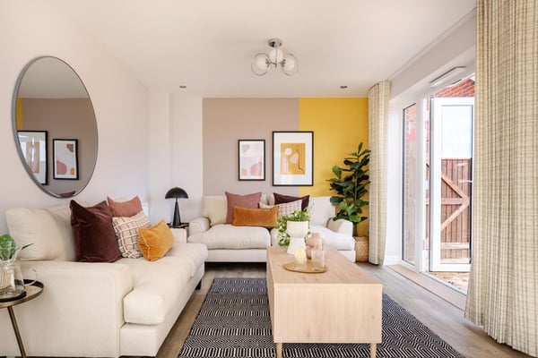 3 bedroom end terrace with a secluded west facing garden - Image 2