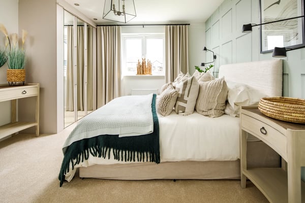 3 bedroom semi-detached with integral garage - Image 1