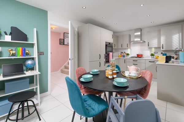 3 bedroom detached with a spacious corner plot - Image 1